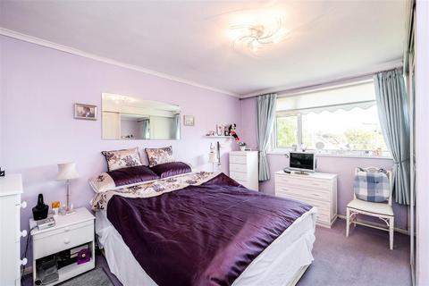 4 Onslow Close, London, E4 6QD