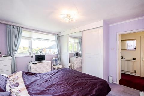 4 Onslow Close, London, E4 6QD