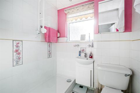 4 Onslow Close, London, E4 6QD