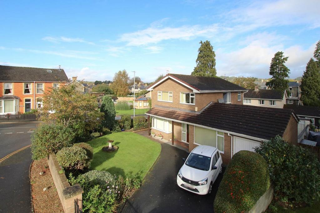 Cae Castell, Builth Wells, LD2 4 bed detached house for sale £335,000