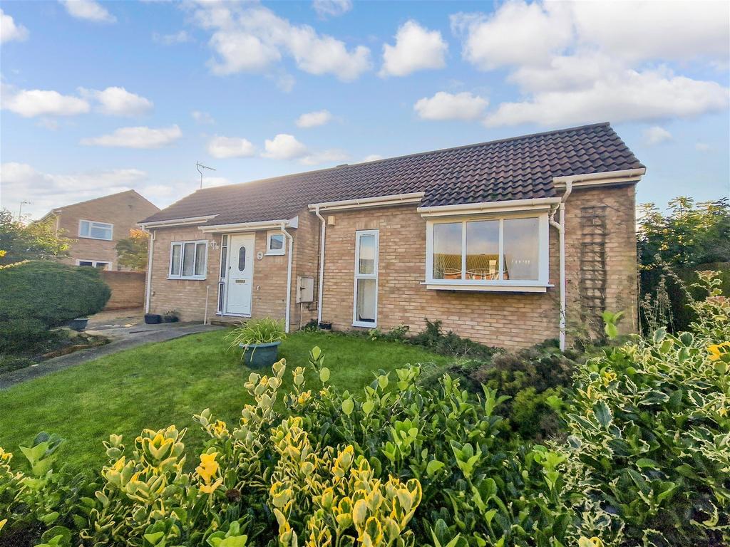 Teynham Close, Cliftonville, Margate, Kent 2 bed detached bungalow for