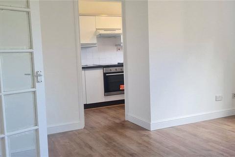 2 bedroom apartment to rent - Blackdown Close, London, N2