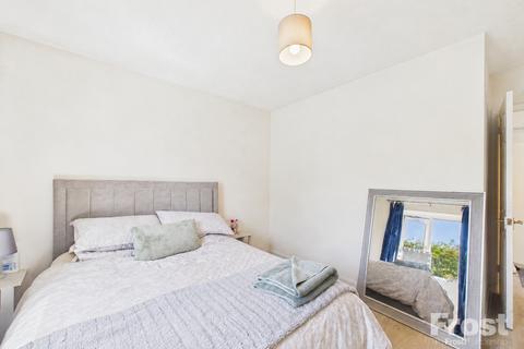 1 bedroom apartment to rent, Littlebrook Avenue, Near Burnham, Slough, Berks, SL2