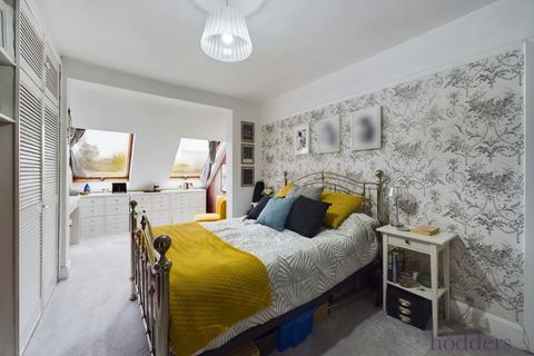 5 bedroom semi-detached house for sale - Laleham Road, Staines-Upon-Thames, Surrey, TW18