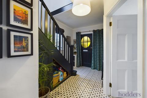113 Laleham Road, Staines-upon-thames, TW18 2EB