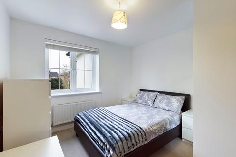 2 bedroom flat for sale, Stoneylands Road, Egham TW20