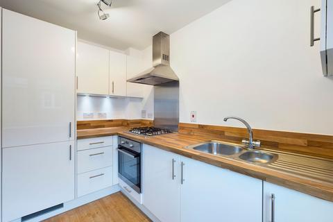 2 bedroom flat for sale, Stoneylands Road, Egham TW20