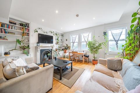 3 bedroom flat for sale, Winders Road, Battersea