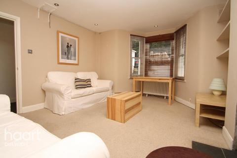 2 bedroom flat to rent, Graces Road, London