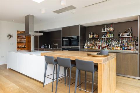 7 Devas Road, London, SW20 8PD