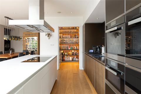 7 Devas Road, London, SW20 8PD