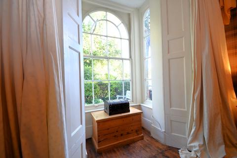 3 Barton Terrace, Dawlish, EX7 9QH