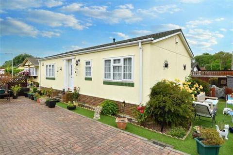 2 bedroom park home for sale - Thorney Mill Road, Thorney, West Drayton, London, UB7 7HA