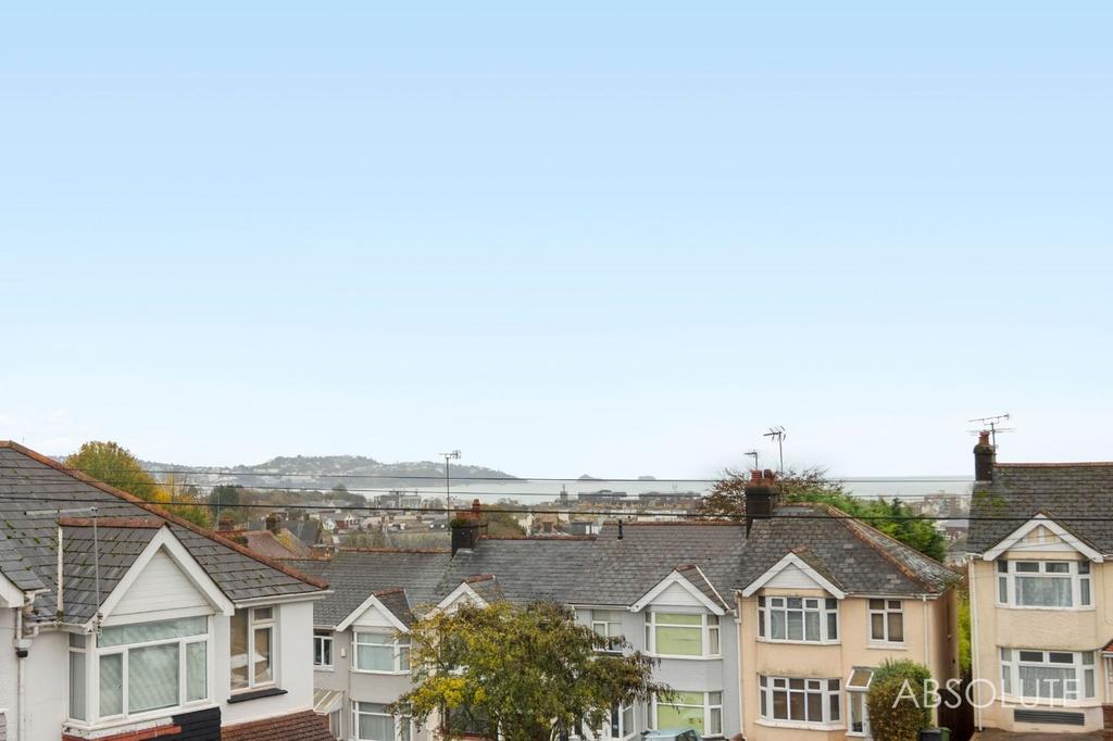 Clifton Grove, Paignton, TQ3 3 bed terraced house for sale £200,000