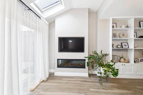 4 bedroom terraced house for sale, Staines Drive, Springfield, Chelmsford, Essex, CM1