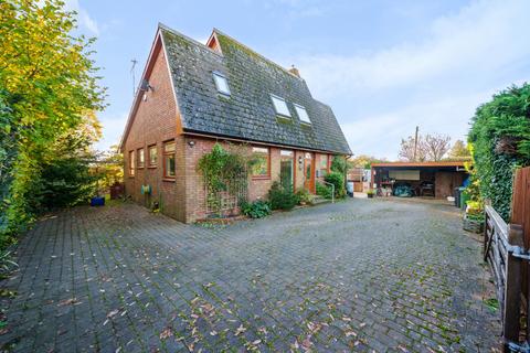 3 bedroom detached house for sale, Lyeway Lane, Ropley, Alresford, Hampshire, SO24