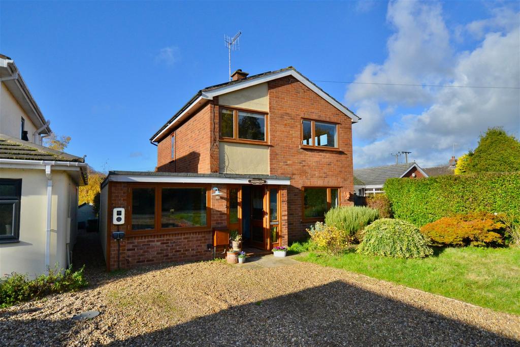 Salters Lane, Lower Moor, Pershore, WR10 2PQ 4 bed detached house for