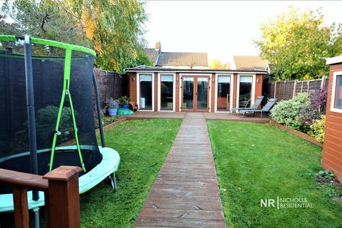 35 Bridge Road, Chessington, KT9 2RX