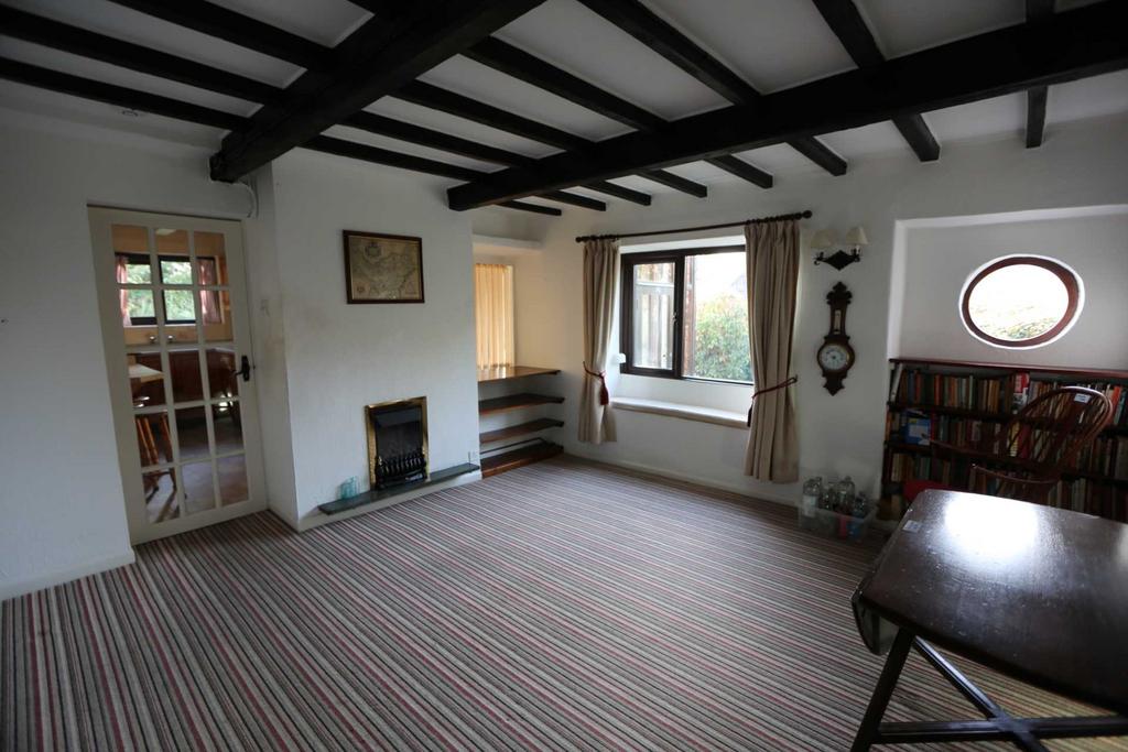 Rainow Road, Macclesfield 4 bed detached house for sale £400,000