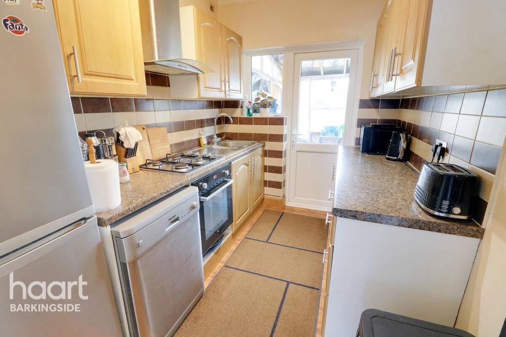Donington Avenue, Barkingside 3 bed semidetached house for sale £550,000