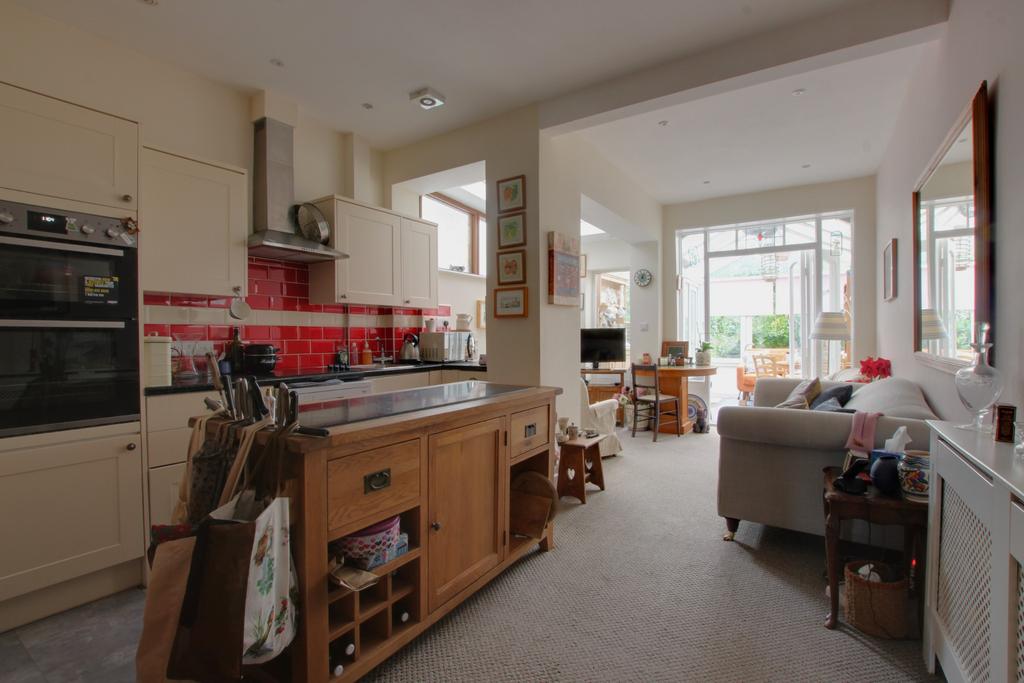 Lymbourn Road, Havant 2 bed terraced house for sale £325,000