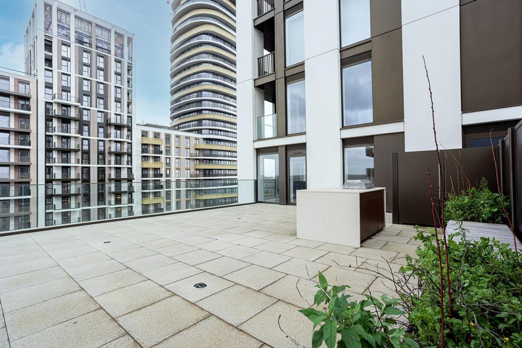 Fountain Park Way, London W12 3 bed flat for sale £1,650,000
