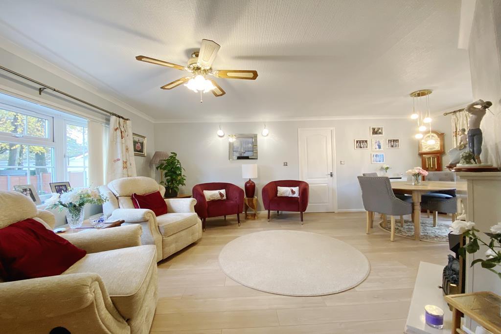 St Ives Ringwood BH24 2PD 2 bed park home for sale £279,500
