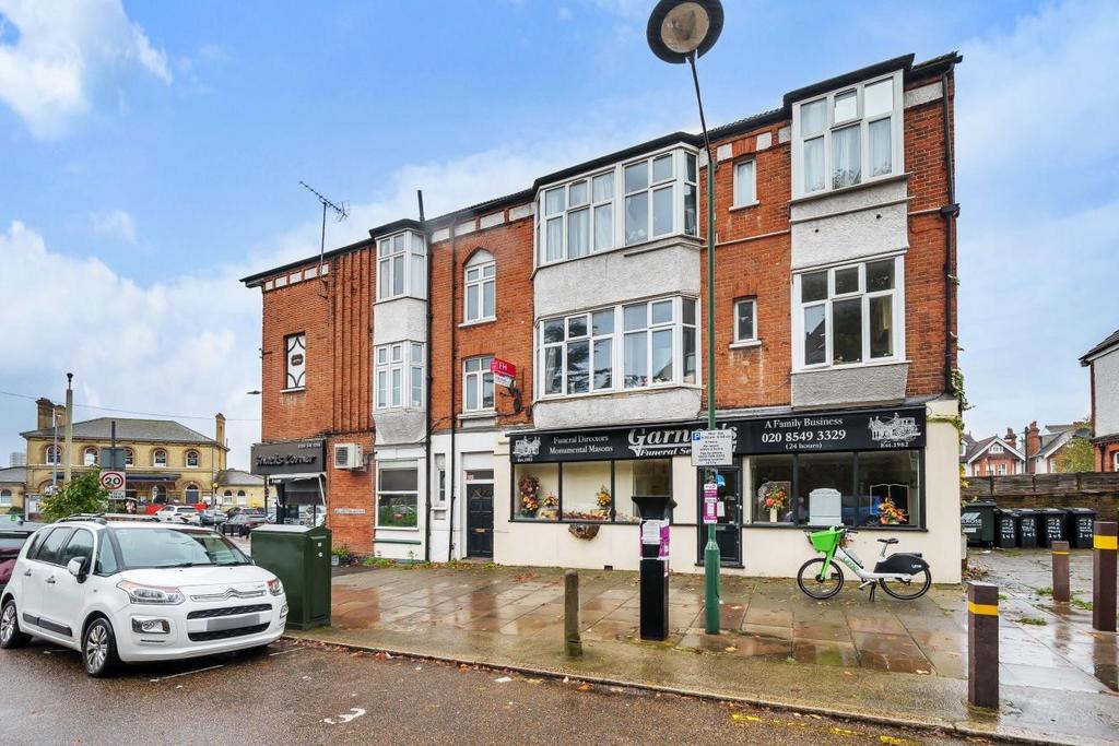 Wolverton Avenue, Kingston upon Thames 1 bed flat for sale £299,950