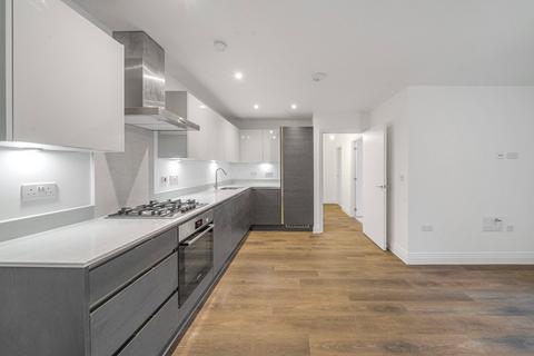 2 bedroom apartment for sale - Garrett Crescent, Chertsey, Surrey, KT16