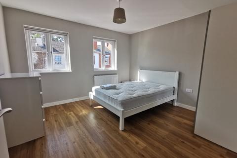 2 bedroom flat to rent, Moor Street, Coventry, CV5