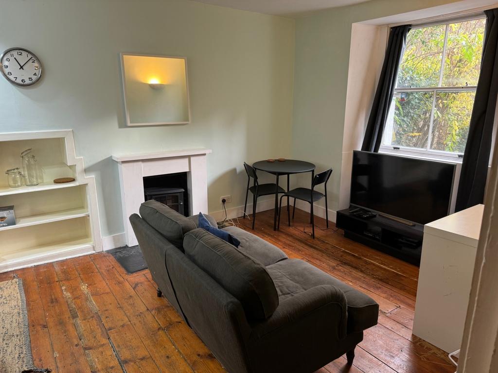 Leslie Place, Edinburgh, EH4 1NF 2 bed flat to rent £1,500 pcm (£346 pw)