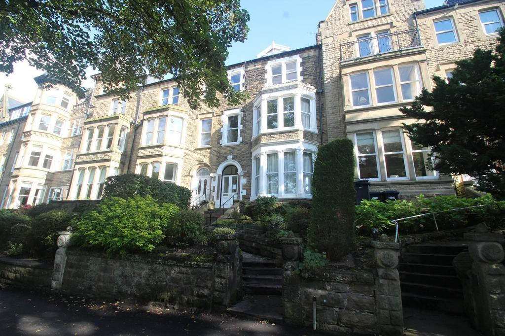 Valley Drive, Harrogate, North Yorkshire, UK, HG2 1 bed flat to rent £750 pcm (£173 pw)