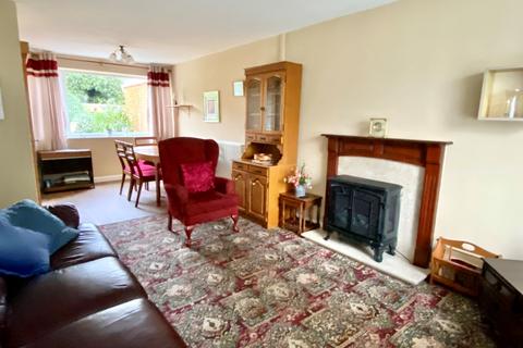 40 Ashbourne Drive, Cleckheaton, BD19 5HZ