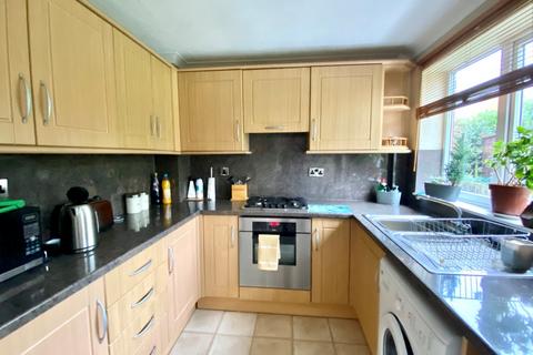 40 Ashbourne Drive, Cleckheaton, BD19 5HZ