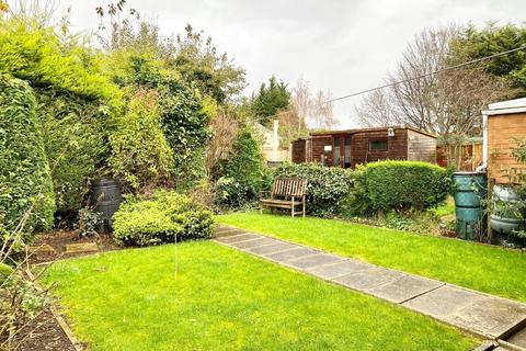 40 Ashbourne Drive, Cleckheaton, BD19 5HZ