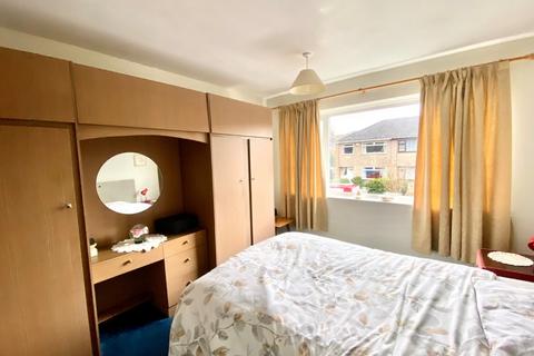 40 Ashbourne Drive, Cleckheaton, BD19 5HZ