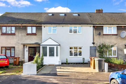 38 Arundel Close, London, E15 1UH