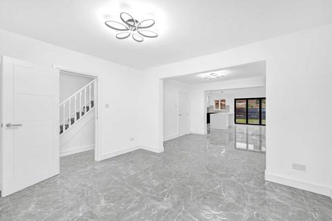 38 Arundel Close, London, E15 1UH
