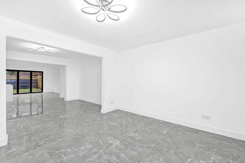 38 Arundel Close, London, E15 1UH