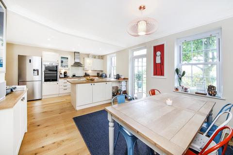 5 bedroom terraced house to rent, Barton Road, W14