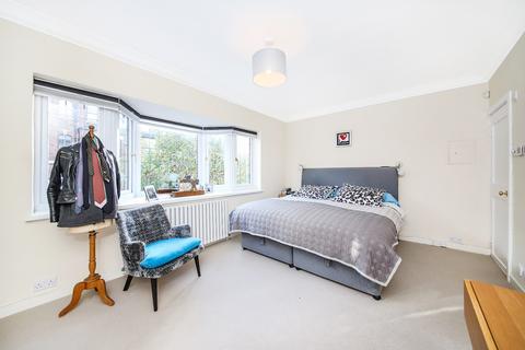 5 bedroom terraced house to rent, Barton Road, W14