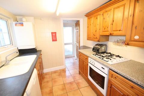 3 bedroom terraced house to rent, Alpha street North, Slough.