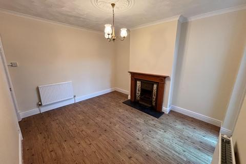4 bedroom terraced house to rent, The Grove, Kettering, NN15