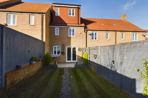 15 Bunting Close, Hemel Hempstead, HP3 0FX