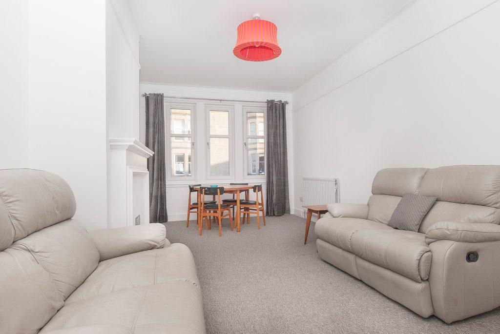 0355L Learmonth Park, Edinburgh... 3 bed flat £1,875 pcm (£433 pw)