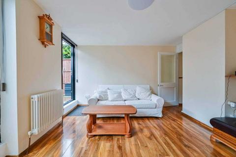 2 bedroom house to rent, Elm Friars Walk, Camden Town