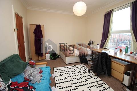 5 bedroom terraced house to rent, 87 Royal Park Avenue, Hyde Park, Leeds LS6