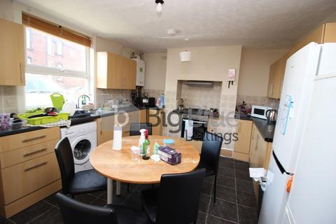 5 bedroom terraced house to rent, 87 Royal Park Avenue, Hyde Park, Leeds LS6