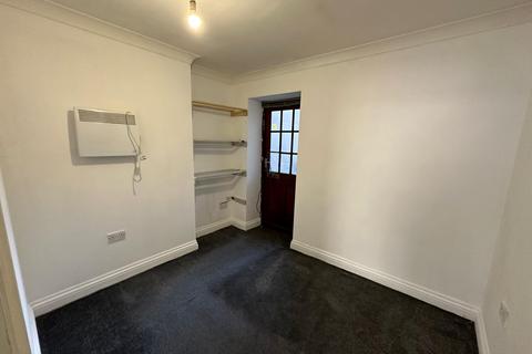 1 bedroom flat to rent, High Street, Clacton-On-Sea CO15