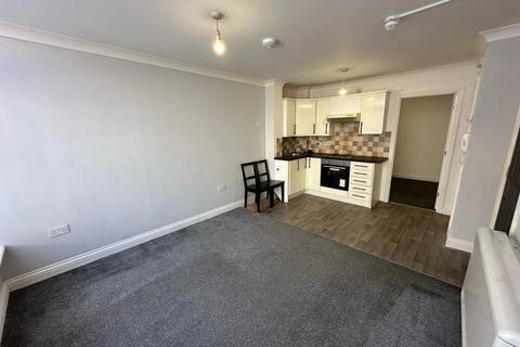 1 bedroom flat to rent, High Street, Clacton-On-Sea CO15